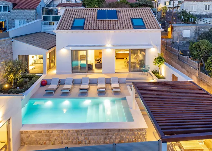 Brand New Villa Carmelita Exclusive With Free Smart Car