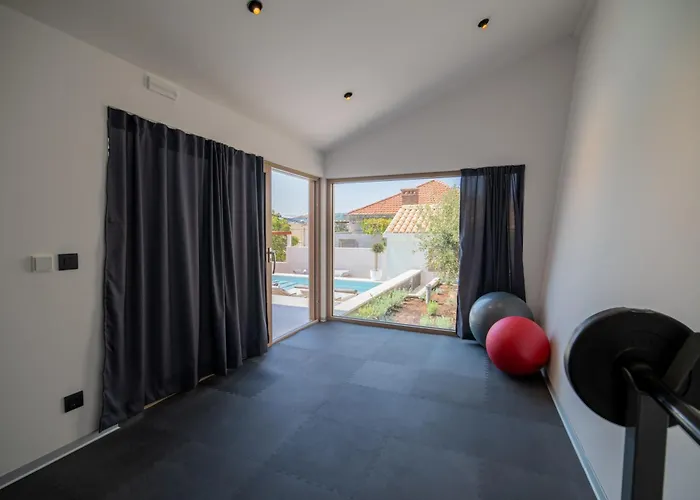 Brand New Villa Carmelita Exclusive With Free Smart Car