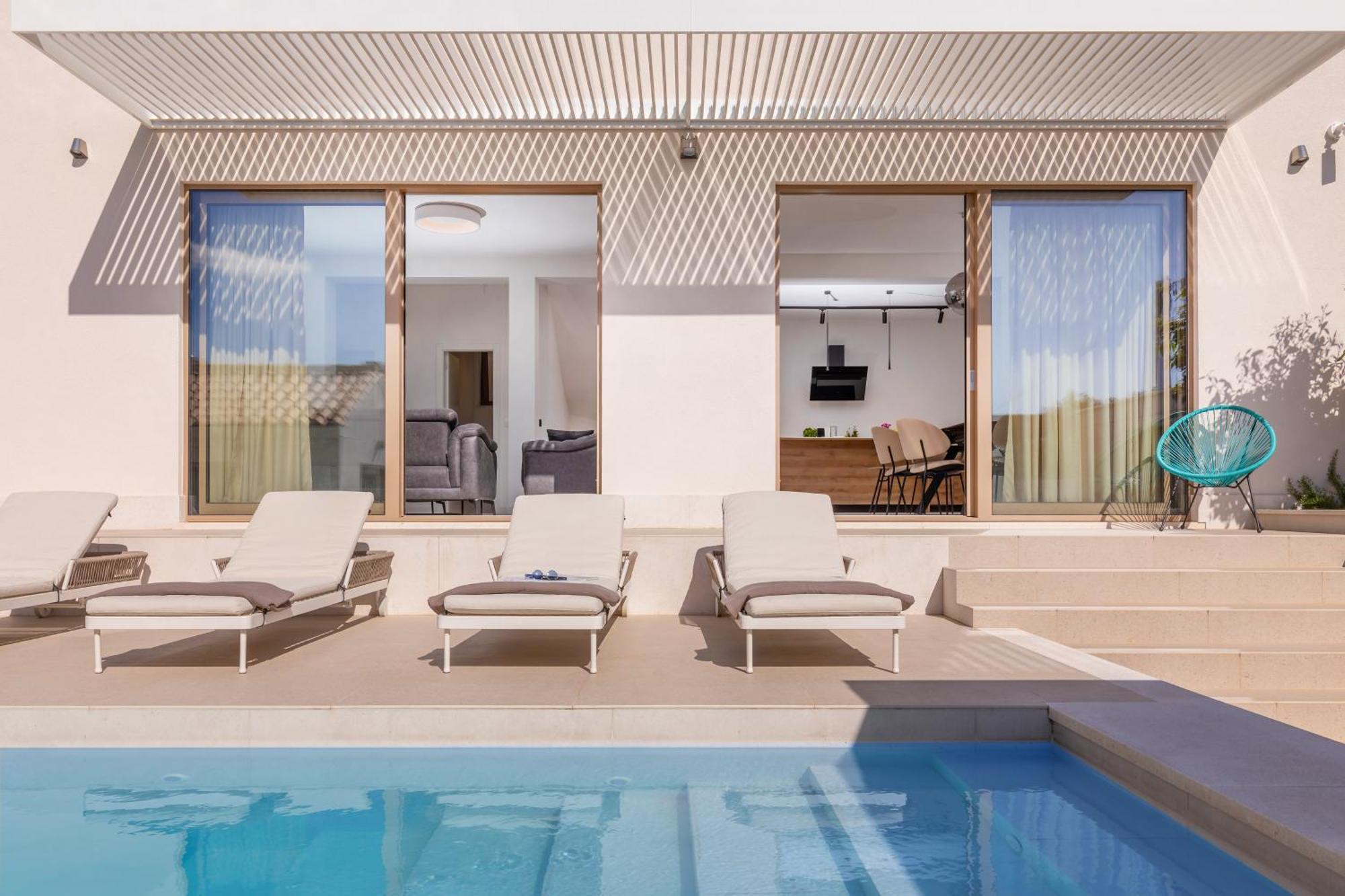 Villa Brand New Carmelita Exclusive With Free Smart Car *