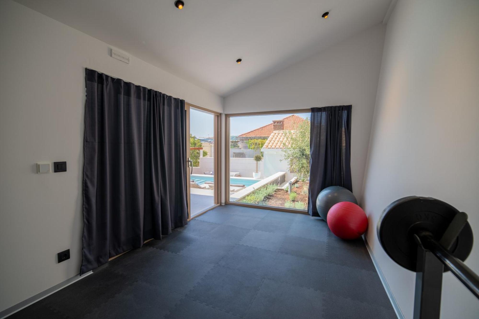 Brand New Carmelita Exclusive With Free Smart Car Villa