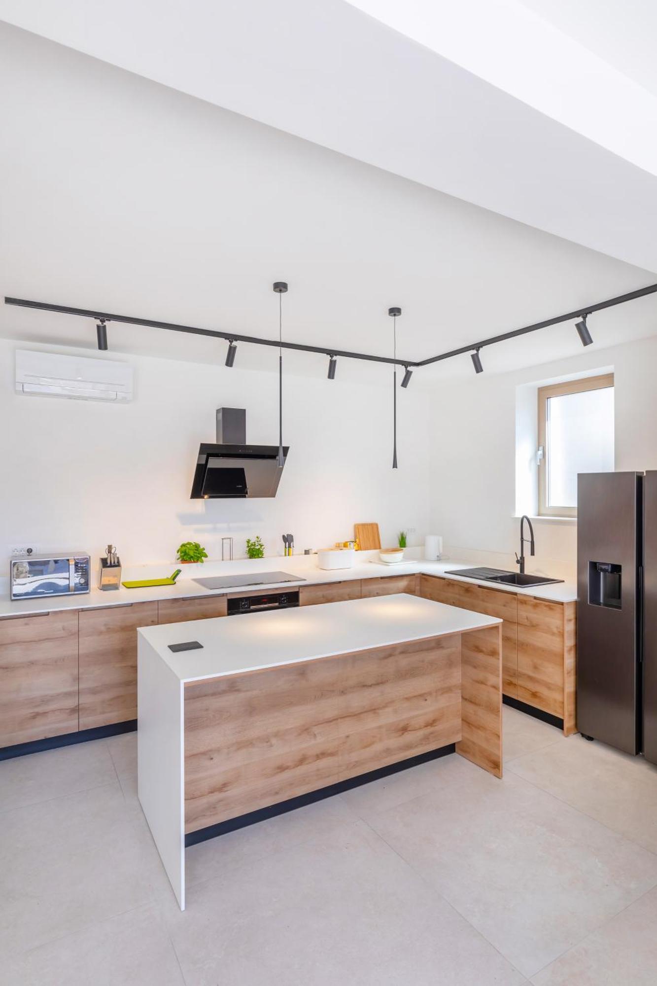 Brand New Carmelita Exclusive With Free Smart Car Villa *