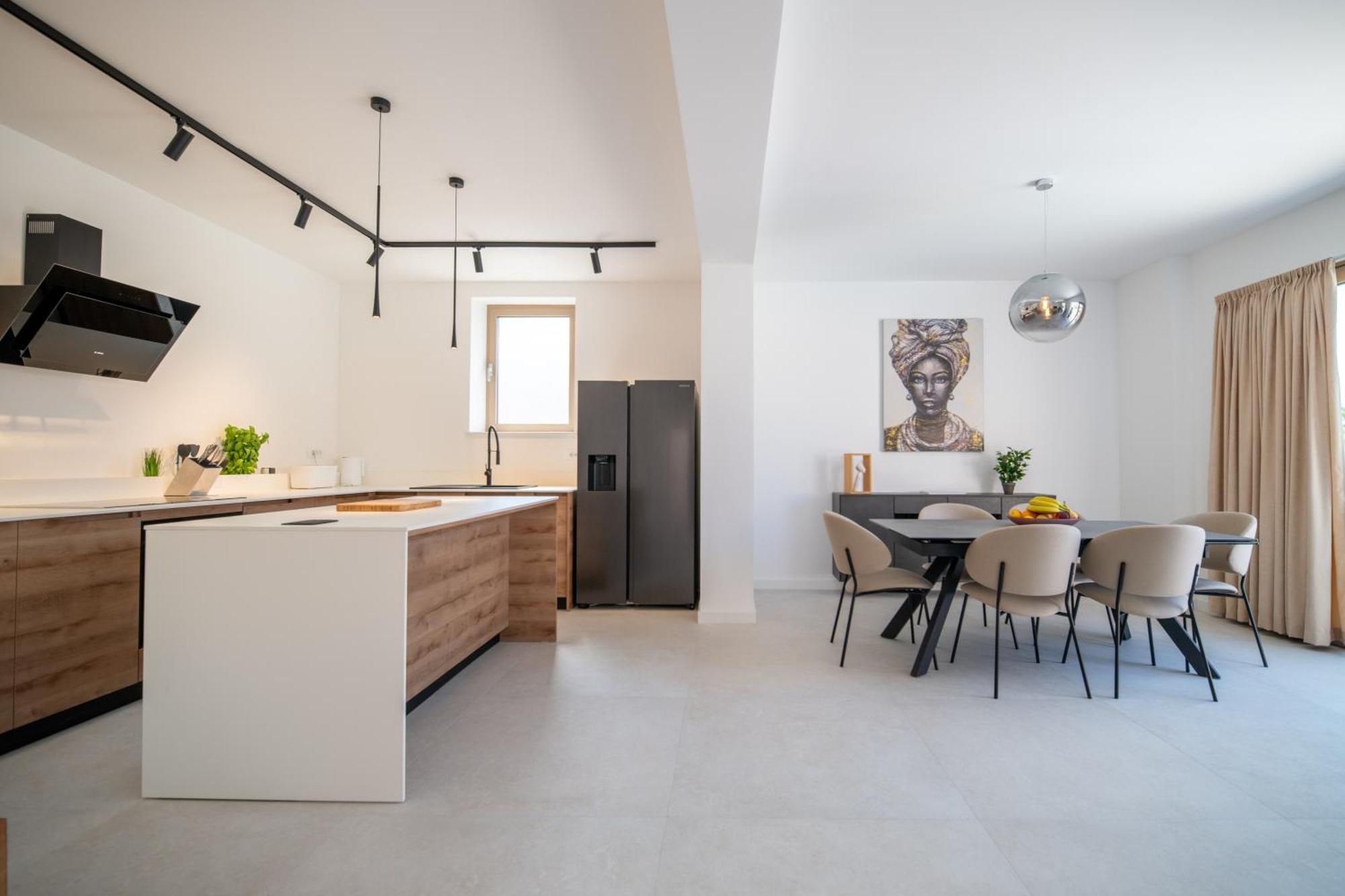 Brand New Carmelita Exclusive With Free Smart Car Villa
