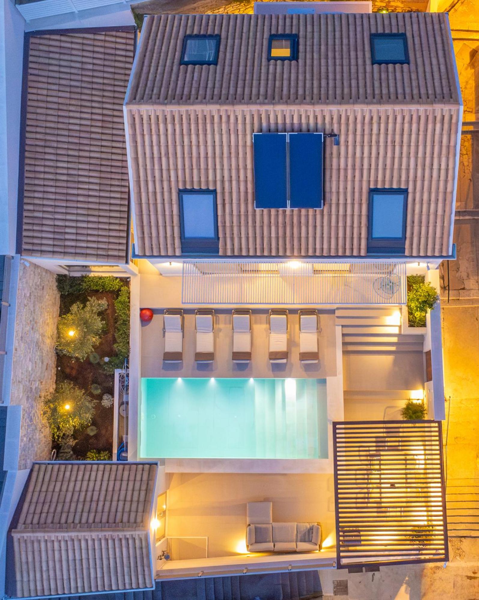 Villa Brand New Carmelita Exclusive With Free Smart Car *