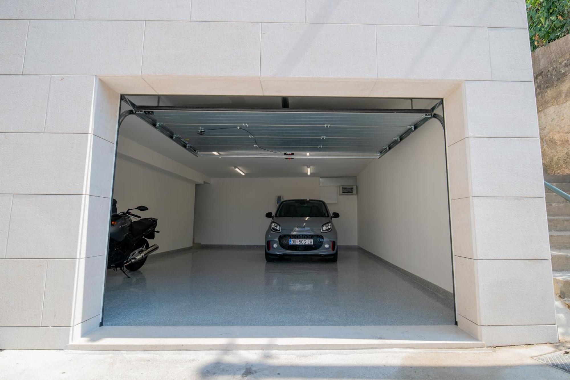 Brand New Carmelita Exclusive With Free Smart Car Villa *