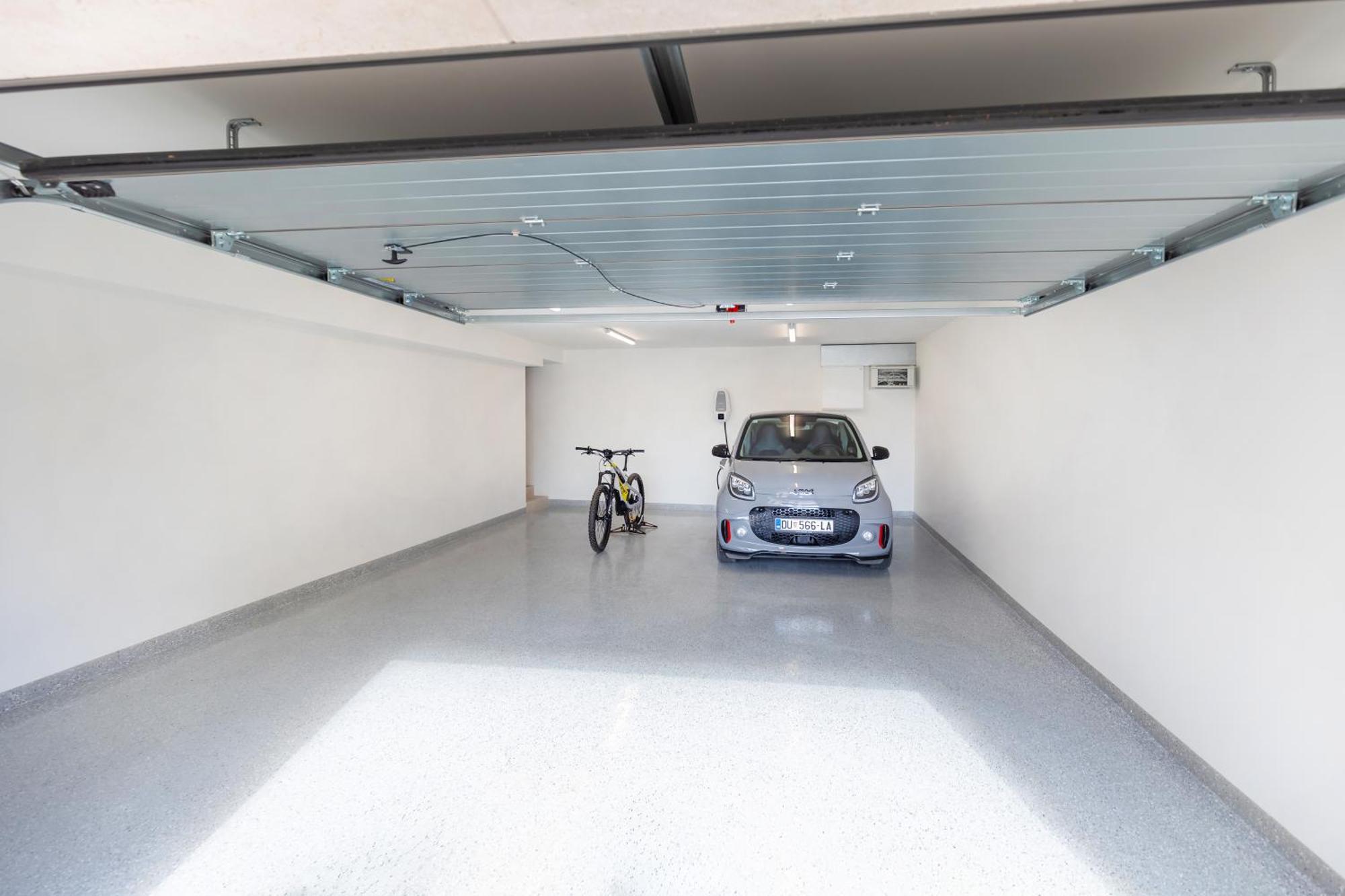 Brand New Carmelita Exclusive With Free Smart Car Villa *